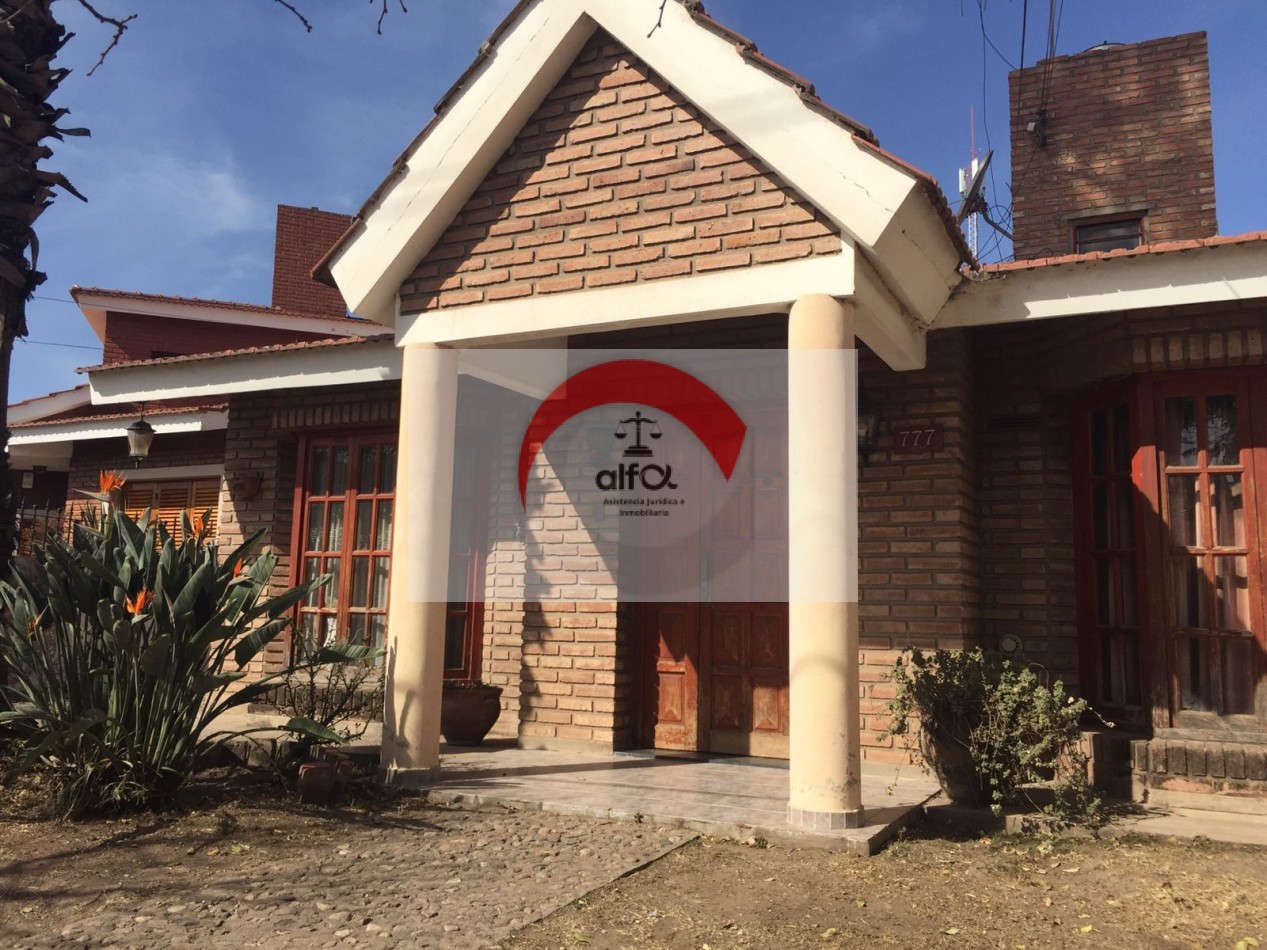 CASA EN VENTA A REFACCIONAR